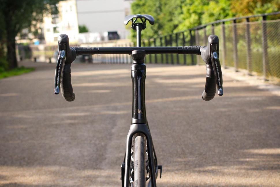 2021 Canyon Aeroad CFR Dura Ace Di2 - bars front.jpg