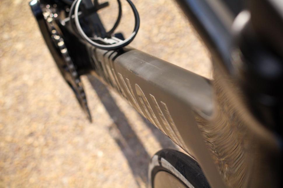 2021 Canyon Aeroad CFR Dura Ace Di2 - down tube.jpg