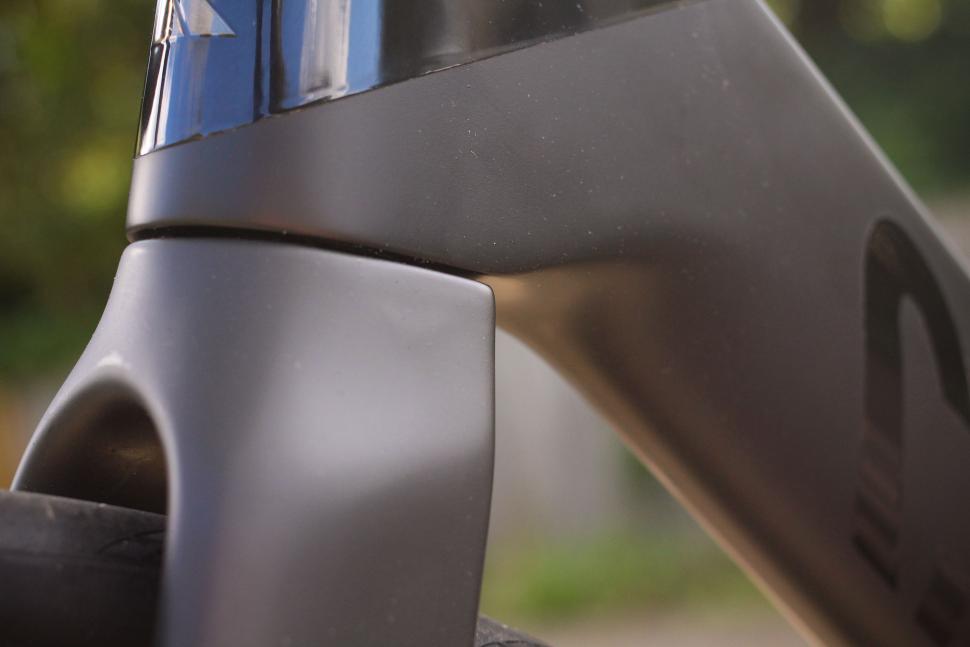 2021 Canyon Aeroad CFR Dura Ace Di2 - fork detail.jpg