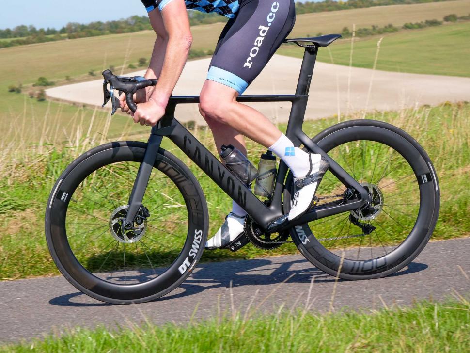 2021 Canyon Aeroad CFR Dura Ace Di2 - riding 5.jpg