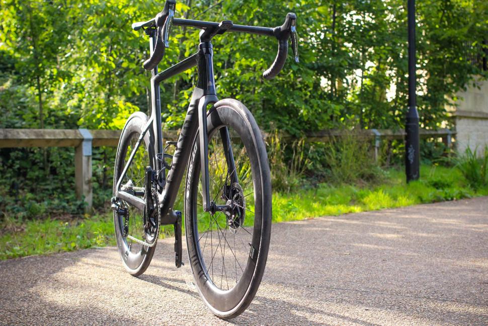 2021 Canyon Aeroad CFR Dura Ace Di2 - three quarters.jpg