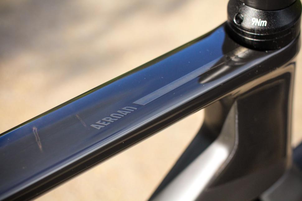 2021 Canyon Aeroad CFR Dura Ace Di2 - top tube detail.jpg