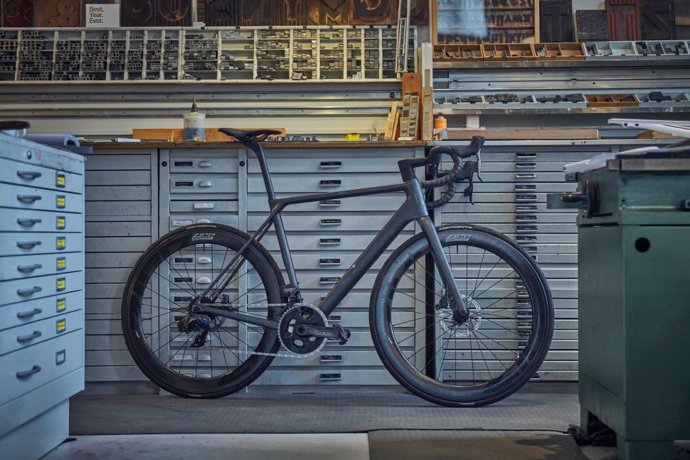 2021 Canyon Ultimate CF SLX Ltd Artist Edition Erik Spiekermann - 21.jpeg
