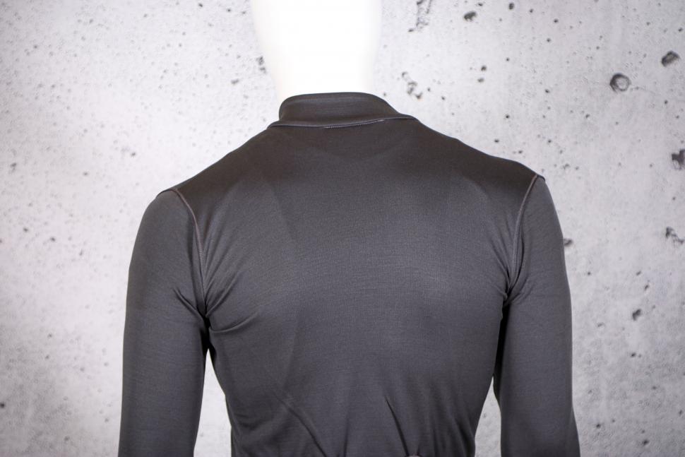 2021 Chapeau Mens Long Sleeved Etape Merino Jersey - shoulders.jpg