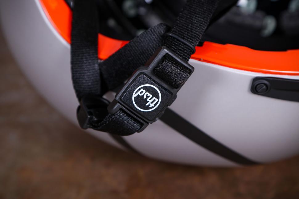 2021 CHPT3 x thousand Barrivell MIPS Helmet - clip.jpg