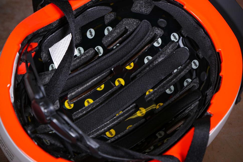 2021 CHPT3 x thousand Barrivell MIPS Helmet - inside.jpg
