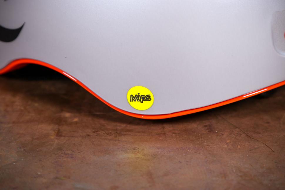 2021 CHPT3 x thousand Barrivell MIPS Helmet - MIPS logo.jpg