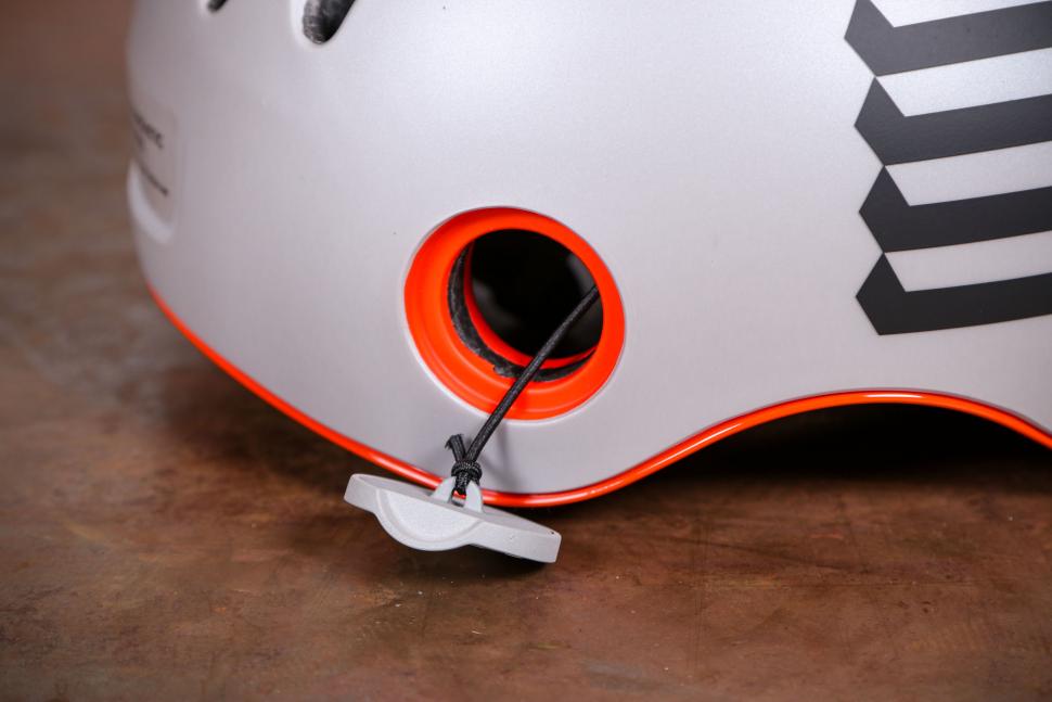 2021 CHPT3 x thousand Barrivell MIPS Helmet - Poplock open.jpg
