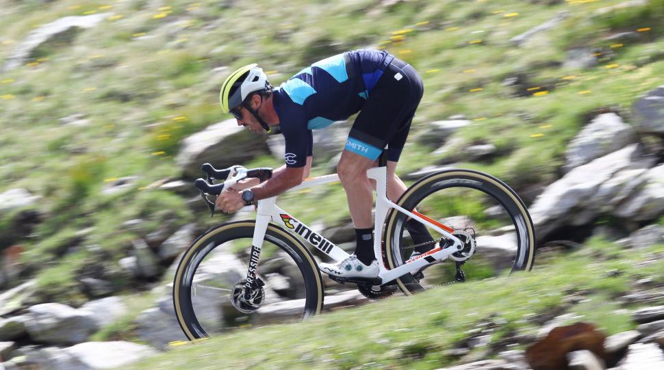 2021 Cinelli Pressure action - 1.jpeg