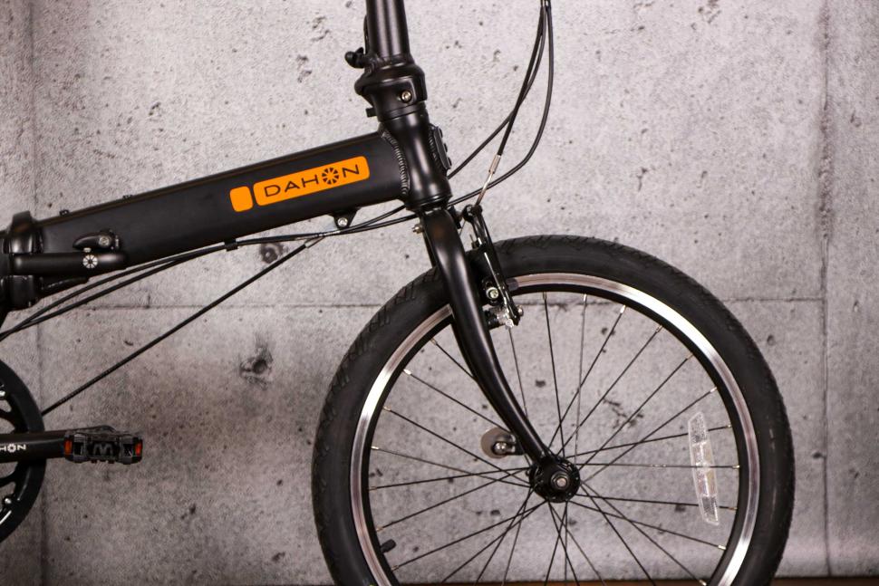 2021 Dahon Hit - head tubr and fork.jpg