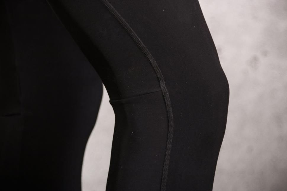 2021 dhb Aeron Rain Defence Leg Warmers - seam.jpg