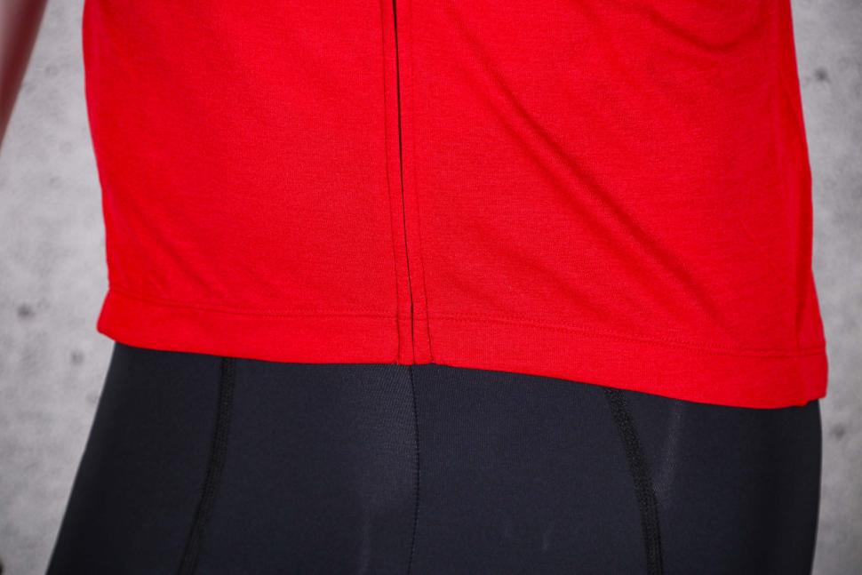 2021 dhb Short Sleeve Jersey - hem.jpg