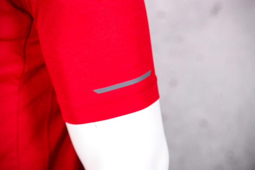 2021 dhb Short Sleeve Jersey - sleeve.jpg