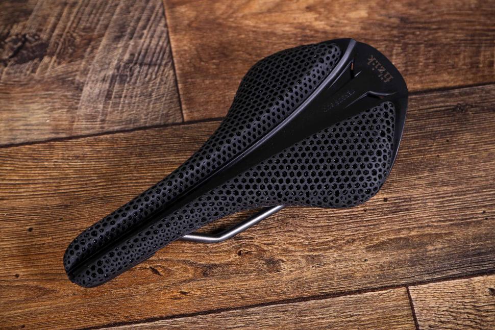 2021 Fizik Antares VS R3 Adaptive Saddle.jpg