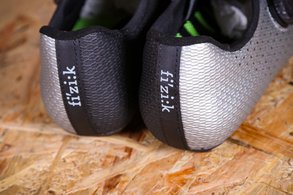 2021 Fizik Vento Stabilita Carbon road shoe - heels.jpg