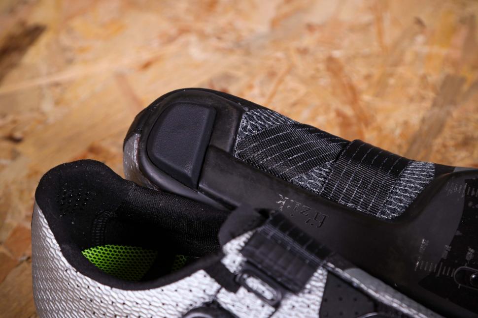 2021 Fizik Vento Stabilita Carbon road shoe - sole heel.jpg