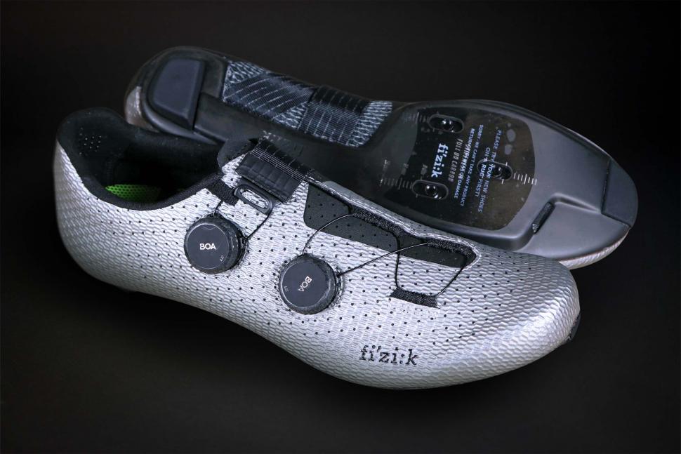 2021-fizik-vento-stabilita-carbon-road-shoe