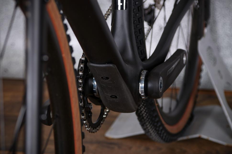 2021 Fuji Jari Carbon 1.3 - bash guard 1.jpg