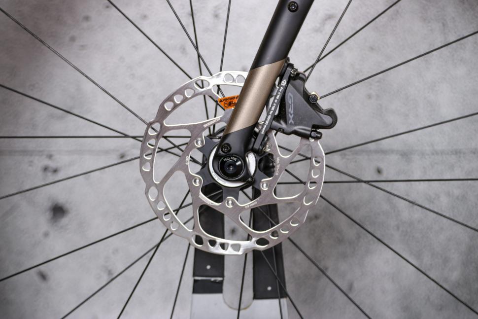 2021 Fuji Jari Carbon 1.3 - fornt disc brake.jpg