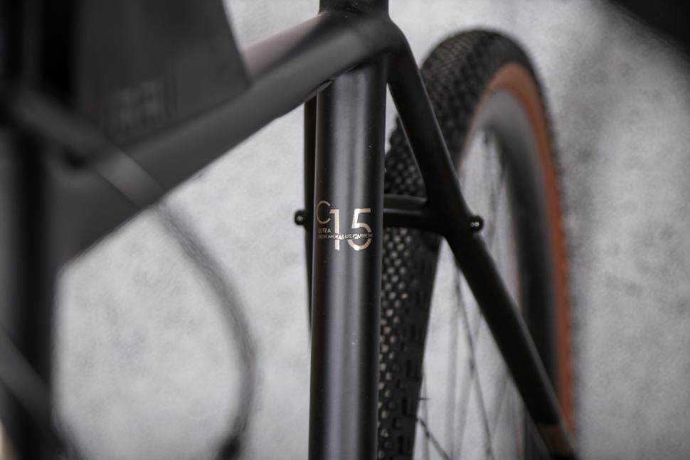 2021 Fuji Jari Carbon 1.3 - frame detail.jpg