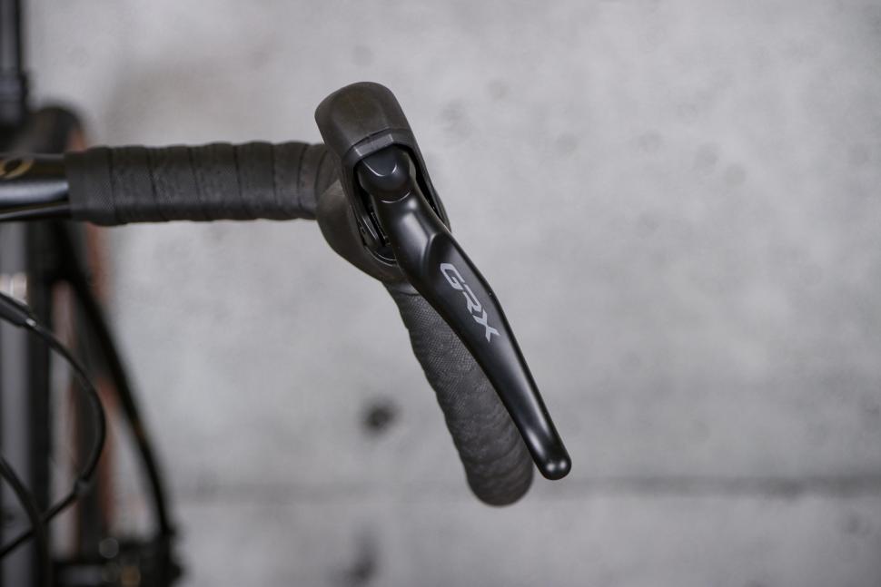 2021 Fuji Jari Carbon 1.3 - GRX lever.jpg