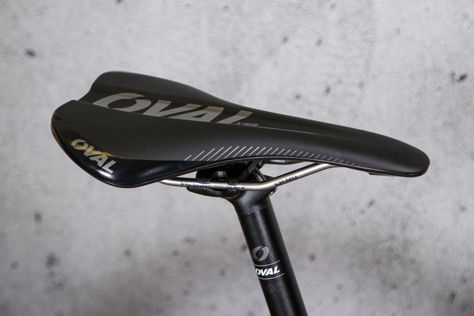 2021 Fuji Jari Carbon 1.3 - saddle.jpg