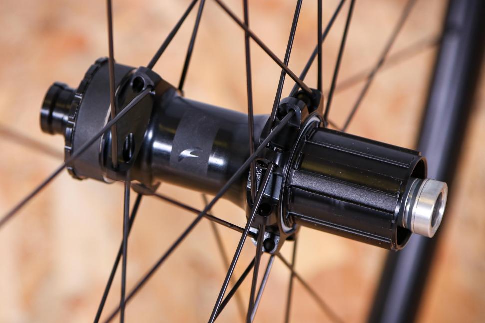 2021 Fulcrum Racing 5 Disc Brake Wheels - rear hub 1.jpg