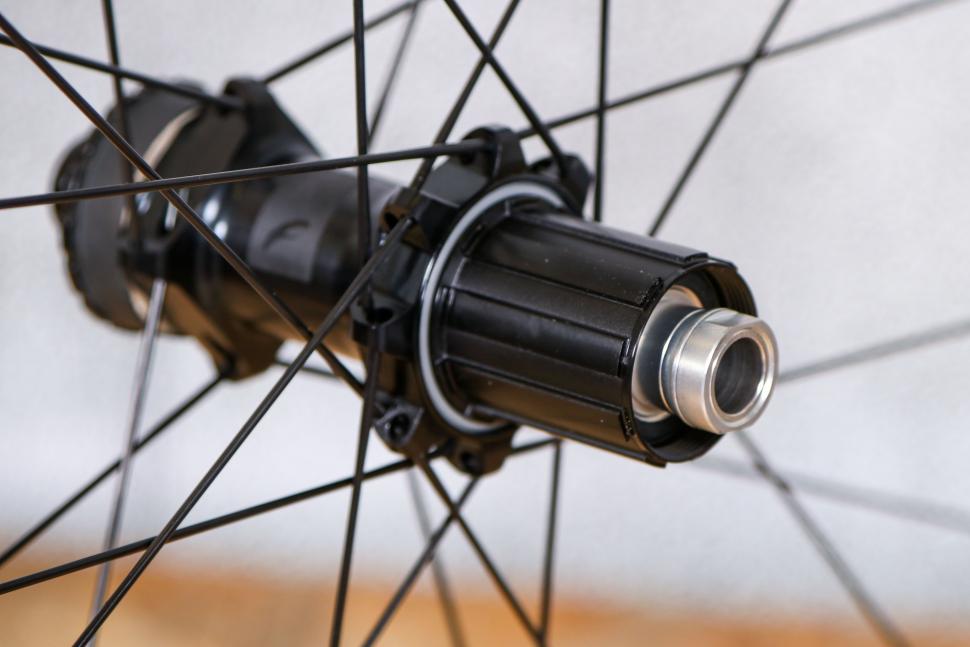 2021 Fulcrum Racing 5 Disc Brake Wheels - rear hub 2.jpg