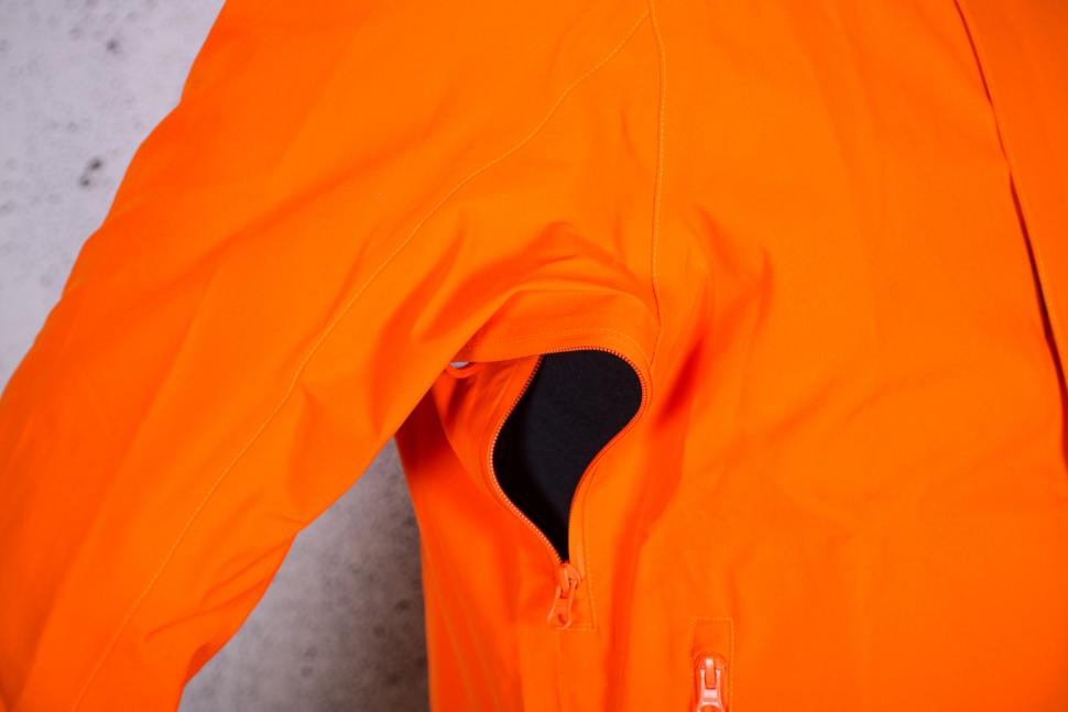 2021 Galibier Courchevel Storm Jacket - armpit vent.jpg