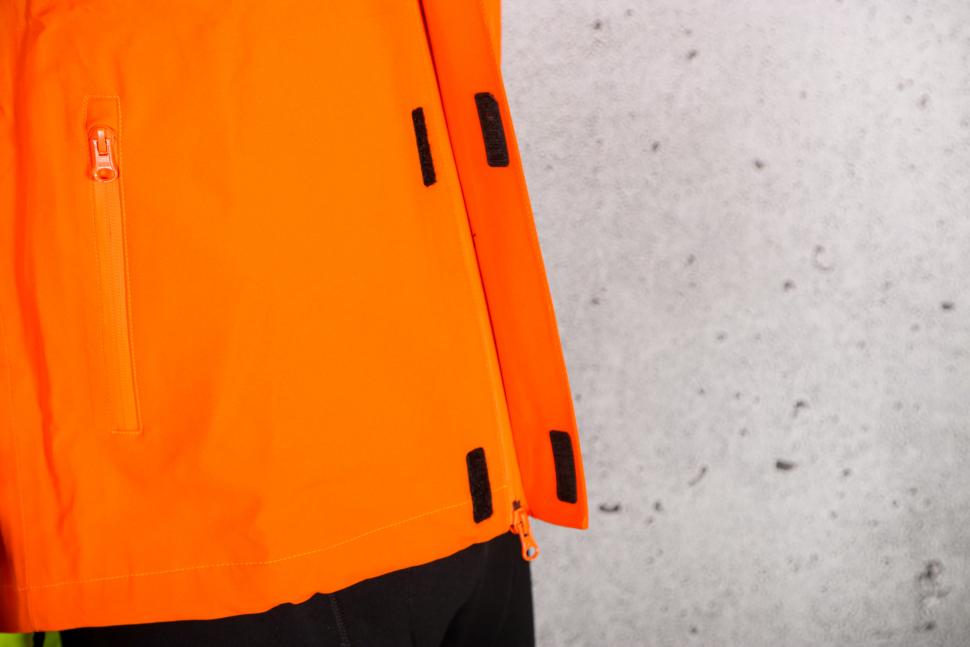 2021 Galibier Courchevel Storm Jacket - wind flap.jpg
