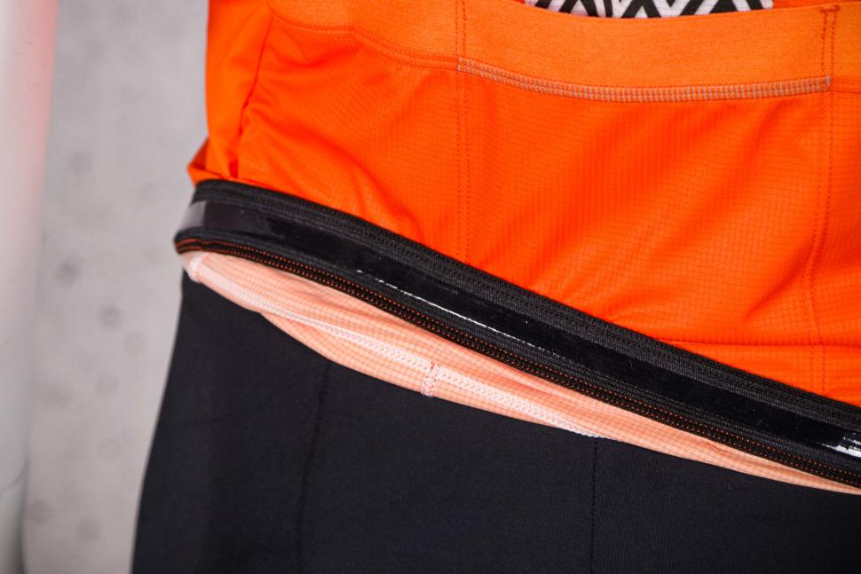 2021 Galibier Regale Ultralight Jersey - gripper.jpg