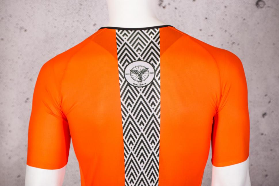 2021 Galibier Regale Ultralight Jersey - shoulders.jpg