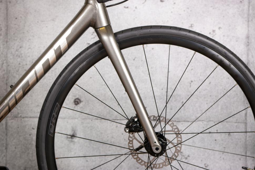 2021 Giant Contend SL 1 Disc - fork.jpg