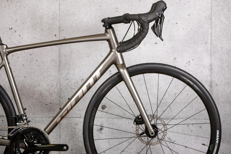 2021 Giant Contend SL 1 Disc - front.jpg