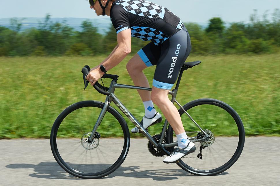 2021 Giant Contend SL 1 Disc - riding 4.jpg