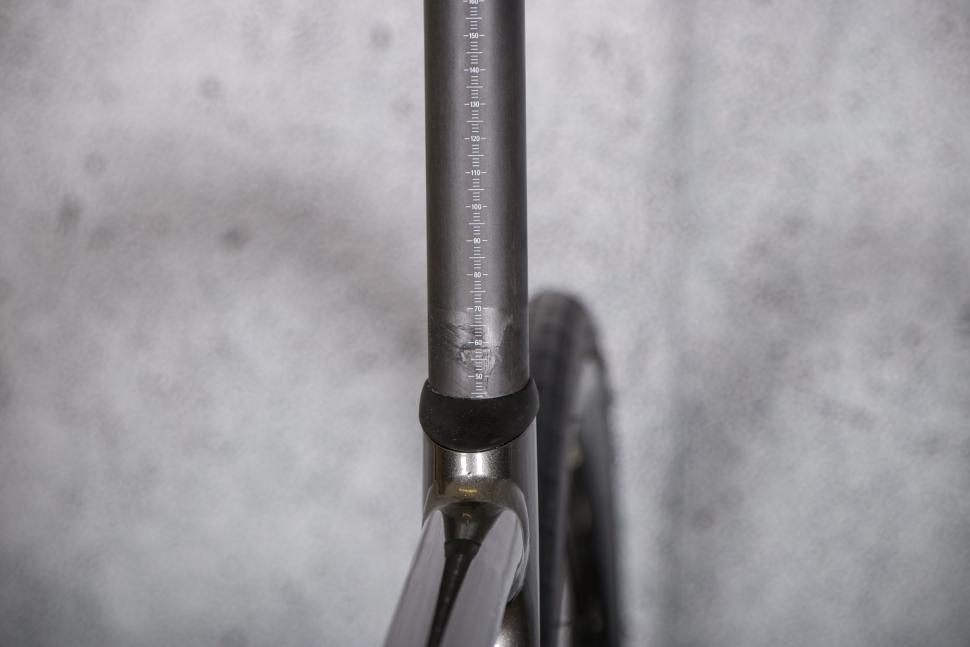 2021 Giant Contend SL 1 Disc - seat post.jpg