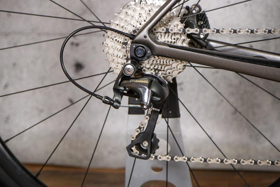 2021 Giant Defy Advanced 3 - rear mech.jpg