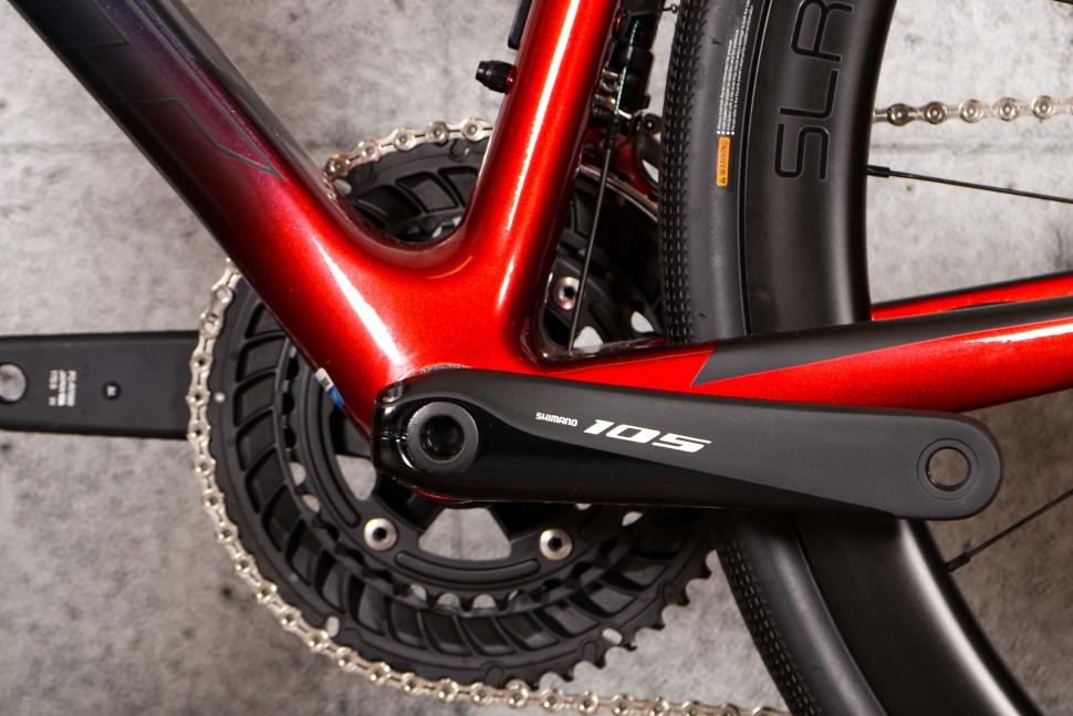 2021 Giant Defy Advanced Pro 3 - bottom bracket.jpg