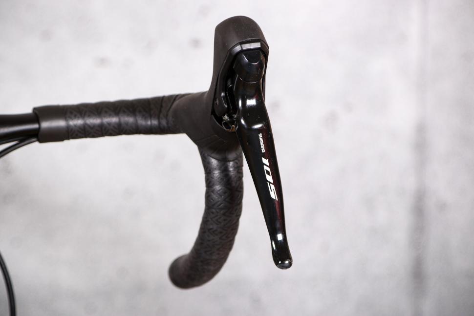 2021 Giant Defy Advanced Pro 3 - lever.jpg
