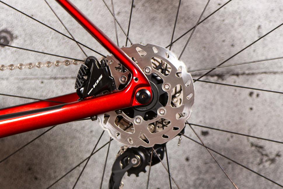 2021 Giant Defy Advanced Pro 3 - rear disc brake.jpg