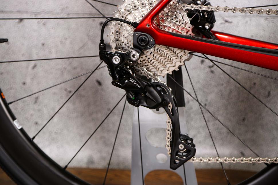 2021 Giant Defy Advanced Pro 3 - rear mech.jpg