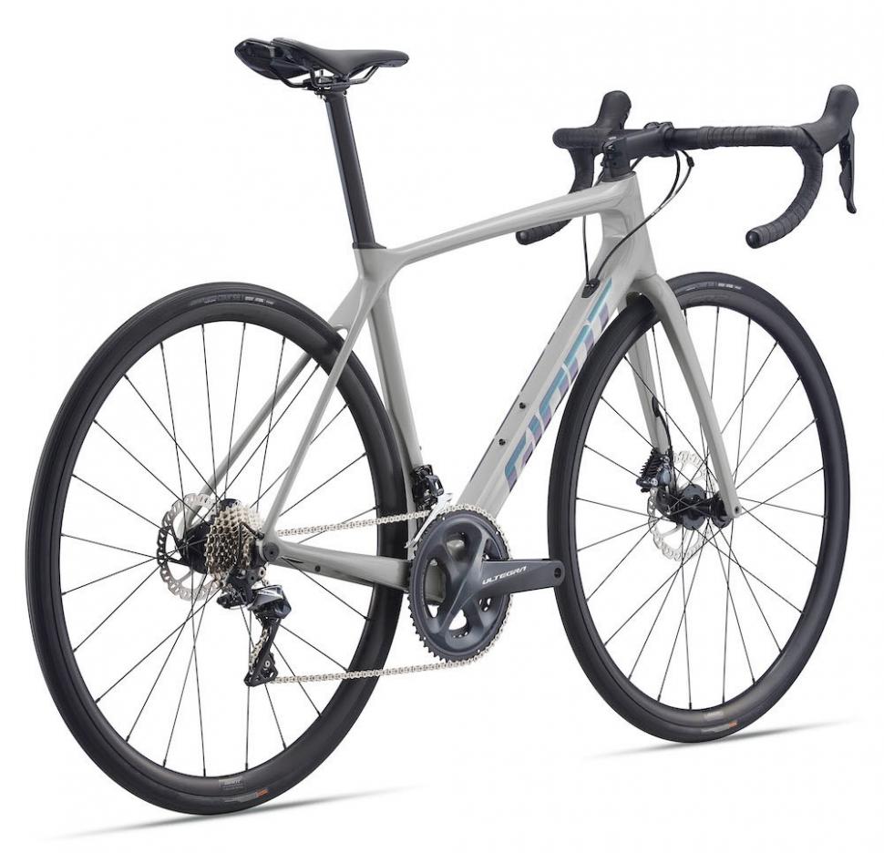 2021 Giant TCR Advanced 1 Disc studio.jpg