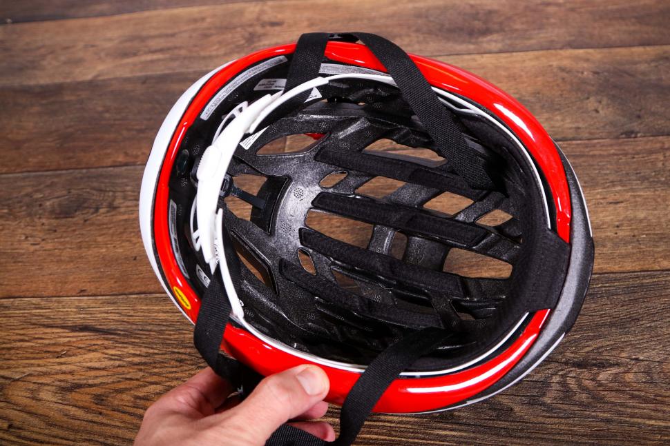 2021 Giro Helios Spherical Helmet - inside.jpg
