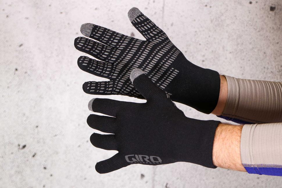 2021 Giro Xnetic H20 Gloves.jpg