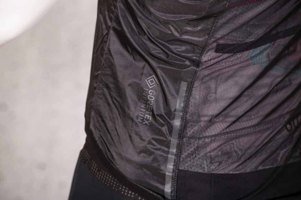 2021 Gore Ambient Vest Mens - Gore Tex logo.jpg