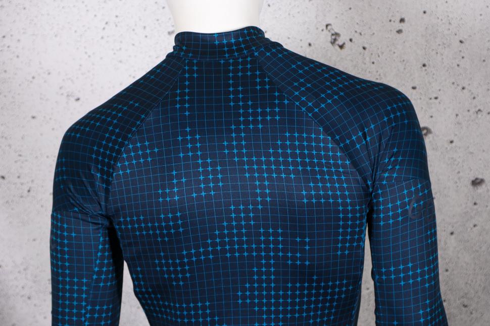 2021 Gore Progress Thermo Grid Camo Jersey Mens - shoulders.jpg