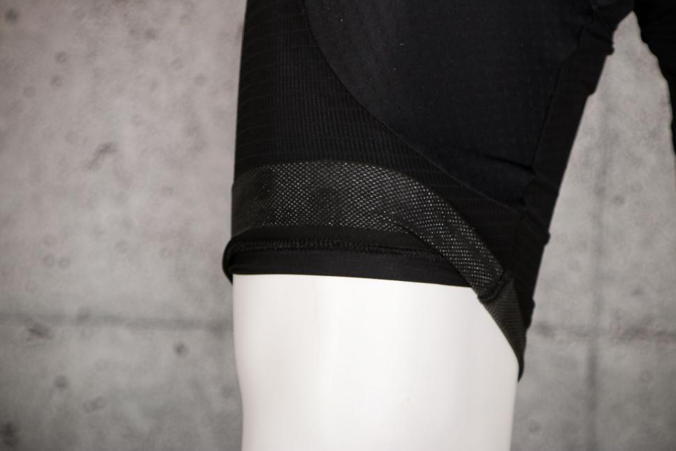 2021 hydra tech pro Strada21 Bib Shorts - gripper.jpg