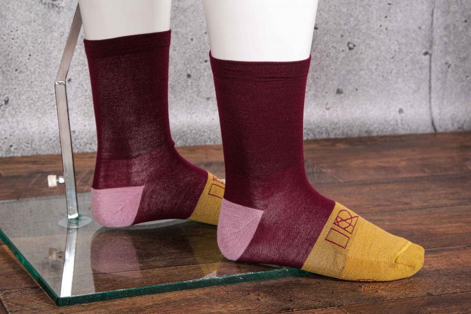 2021 Iris Merino Socks 1.jpg