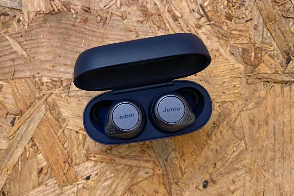 2021 Jabra Elite Active 75t earbuds - in charging case 1.jpg