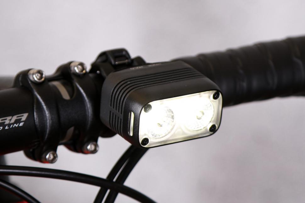 2021 Knog Blinder Road 600 Front Light - front.jpg